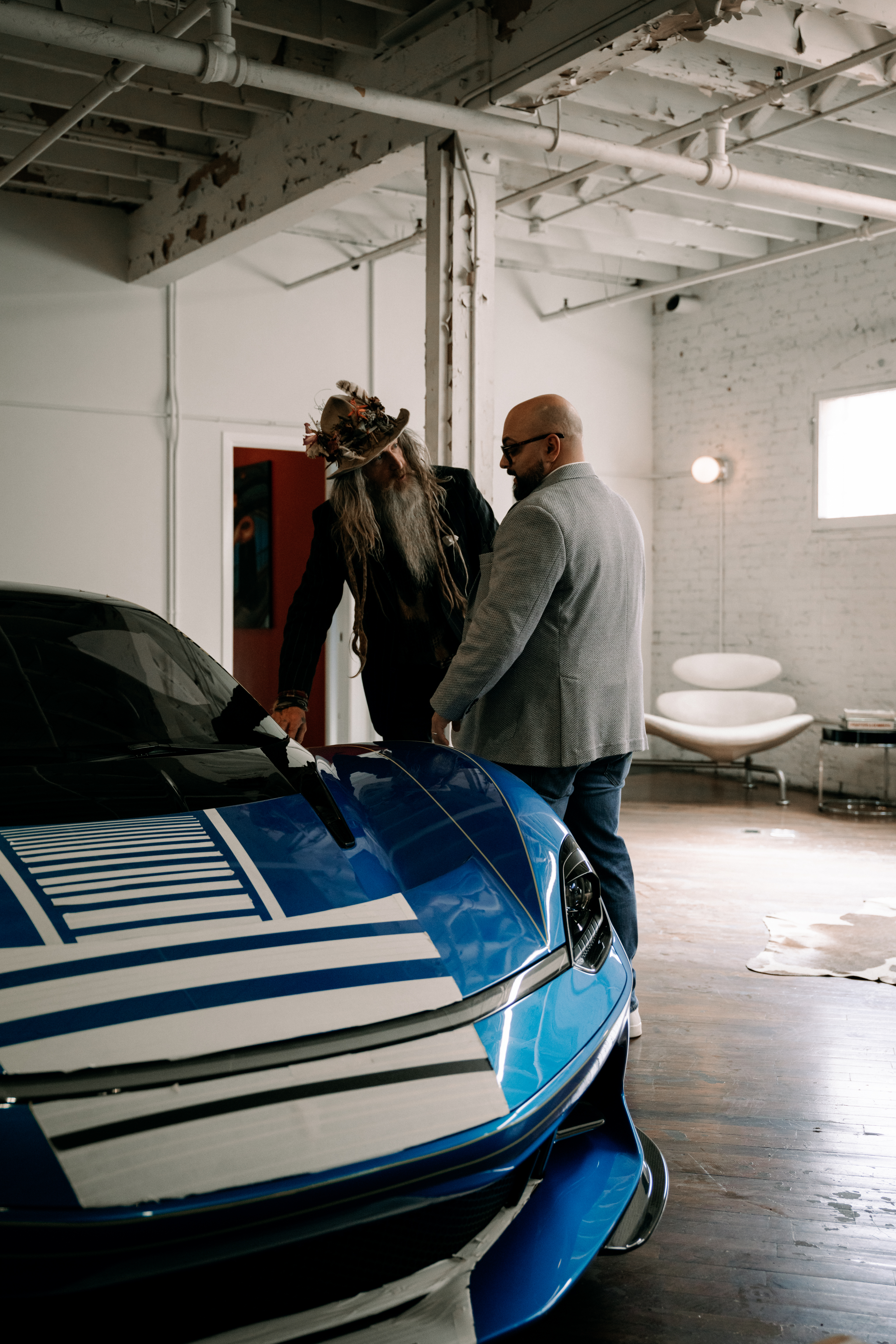 Magnus_Walker_with_Dave_Amantea_LR_01_1744721054244.jpg